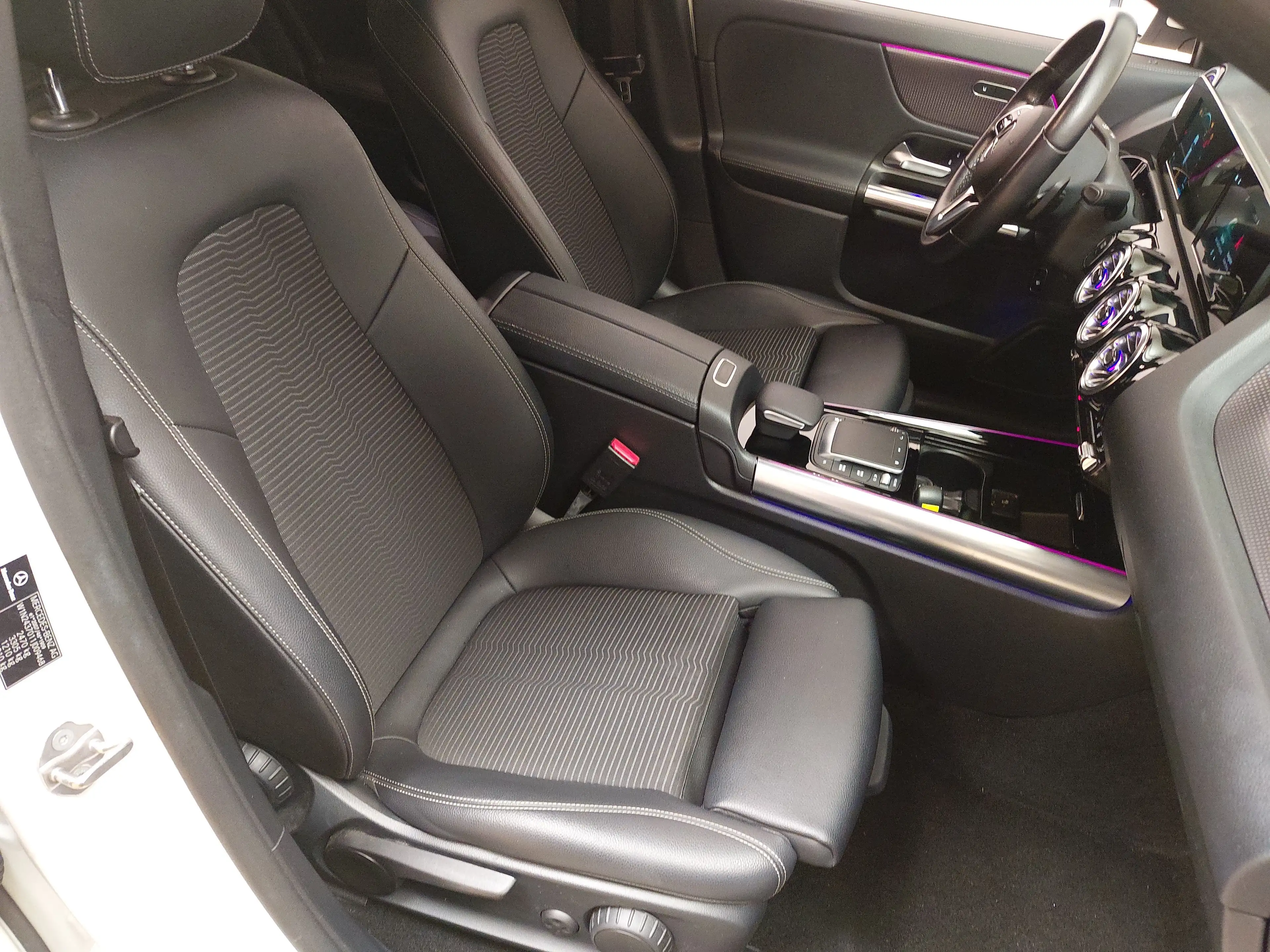 Mercedes-Benz EQA 250 MB EQA 250 Progressive T-Leder Navi LED RFK — photo 10