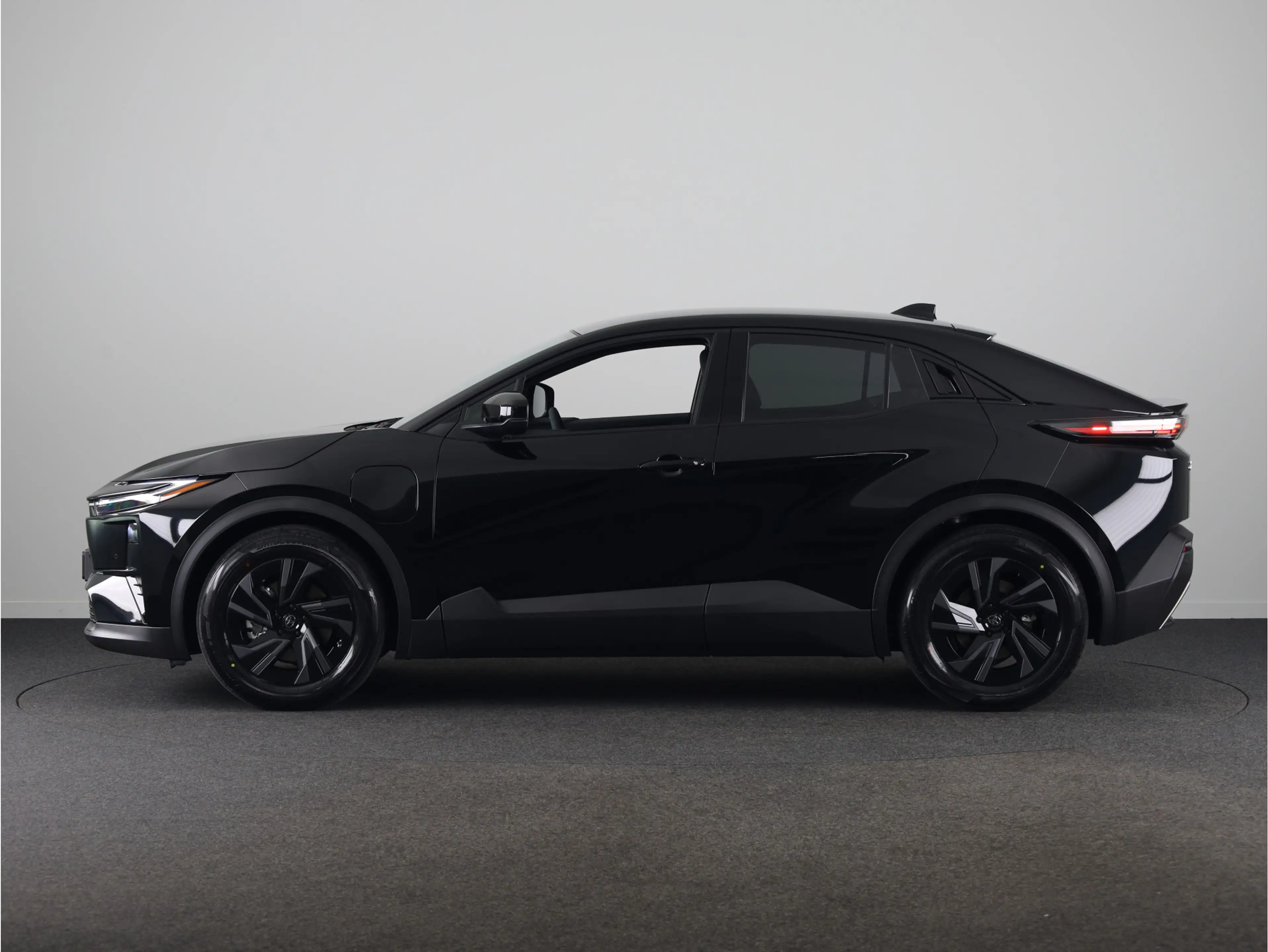 Toyota C-HR+ First Edition 77 kWh *NIEUW* | Direct leverbaar! | — photo 11