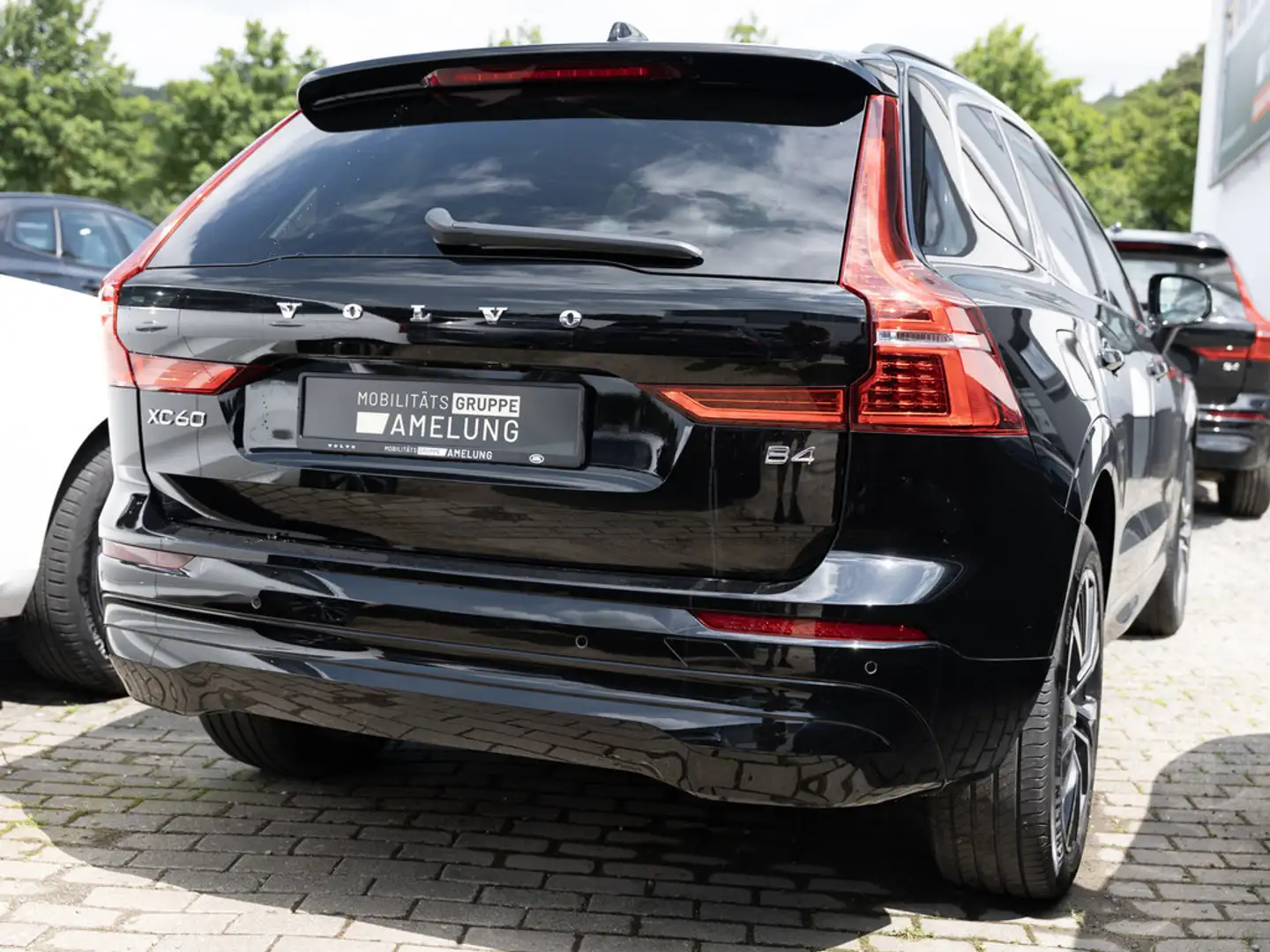 Volvo XC60 B4 Momentum Pro W-LAN FACEL. LED PANO Fekete - 2
