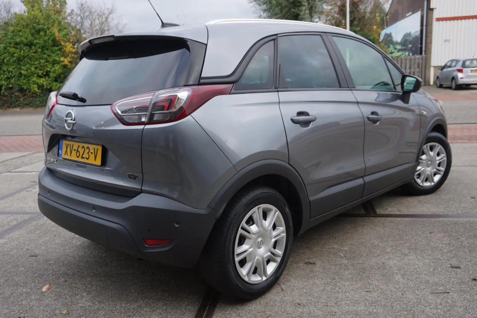 Opel Crossland X 1.2 Online Edition Grau - 2