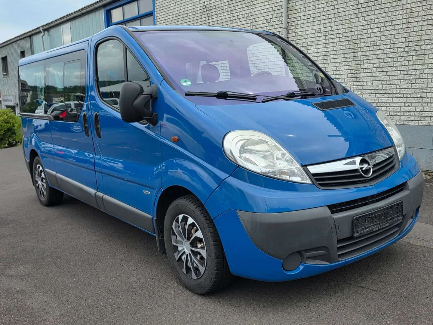 Opel Vivaro 2.5 CDTI Fensterbus L2H1 9.Sitzer 1.Hand Albastru - 1