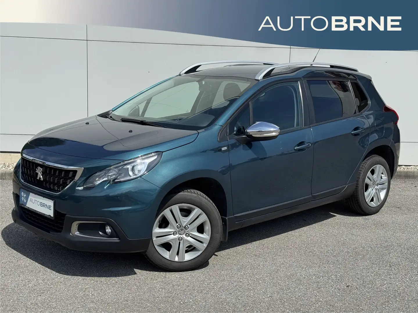Peugeot 2008 1,2i PureTech Style Grün - 1