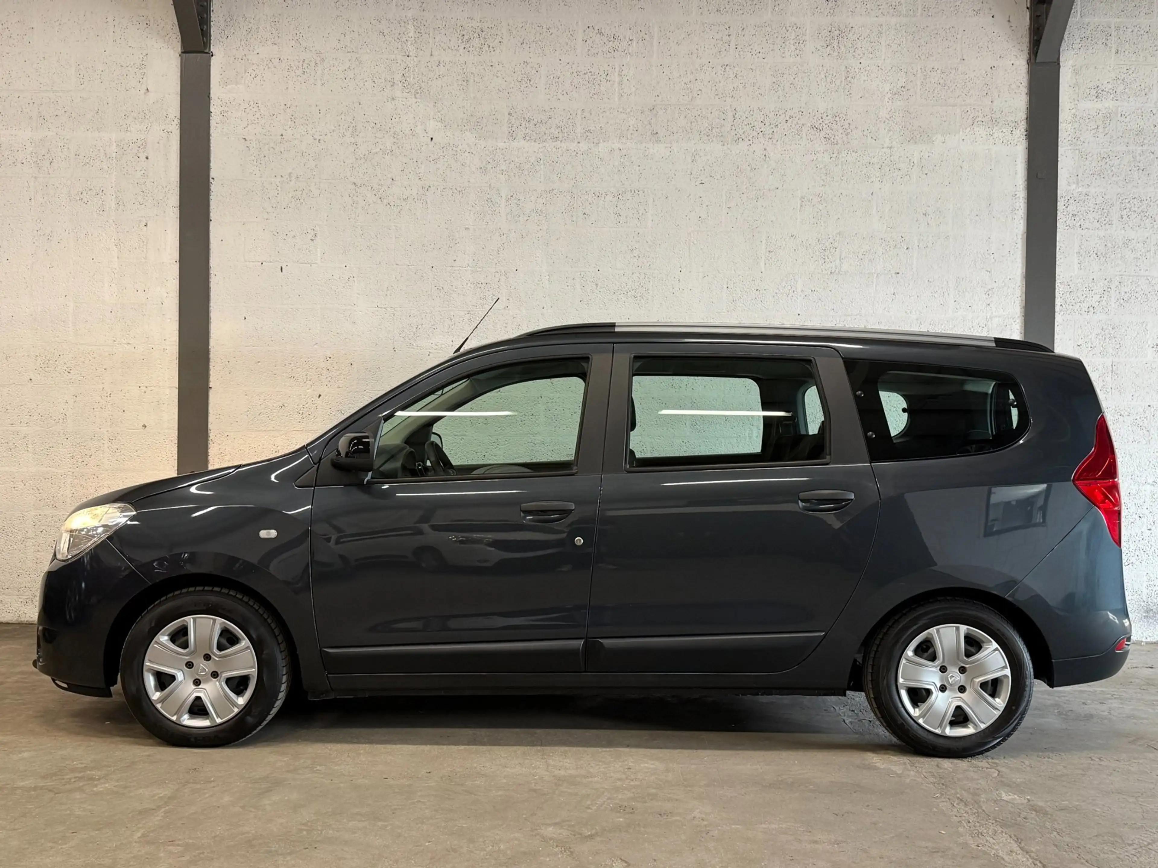Dacia Lodgy 1.6 SCe 7 Personen|Navi|Camera|Cruise|Airco|Volled — photo 4