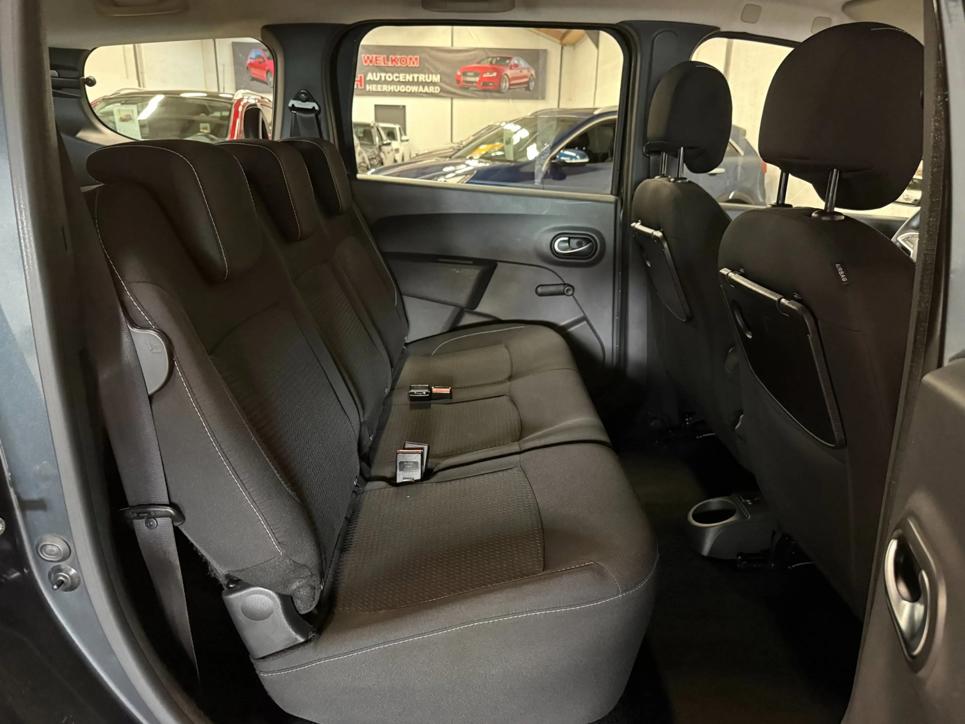 Dacia Lodgy 1.6 SCe 7 Personen|Navi|Camera|Cruise|Airco|Volled — photo 11