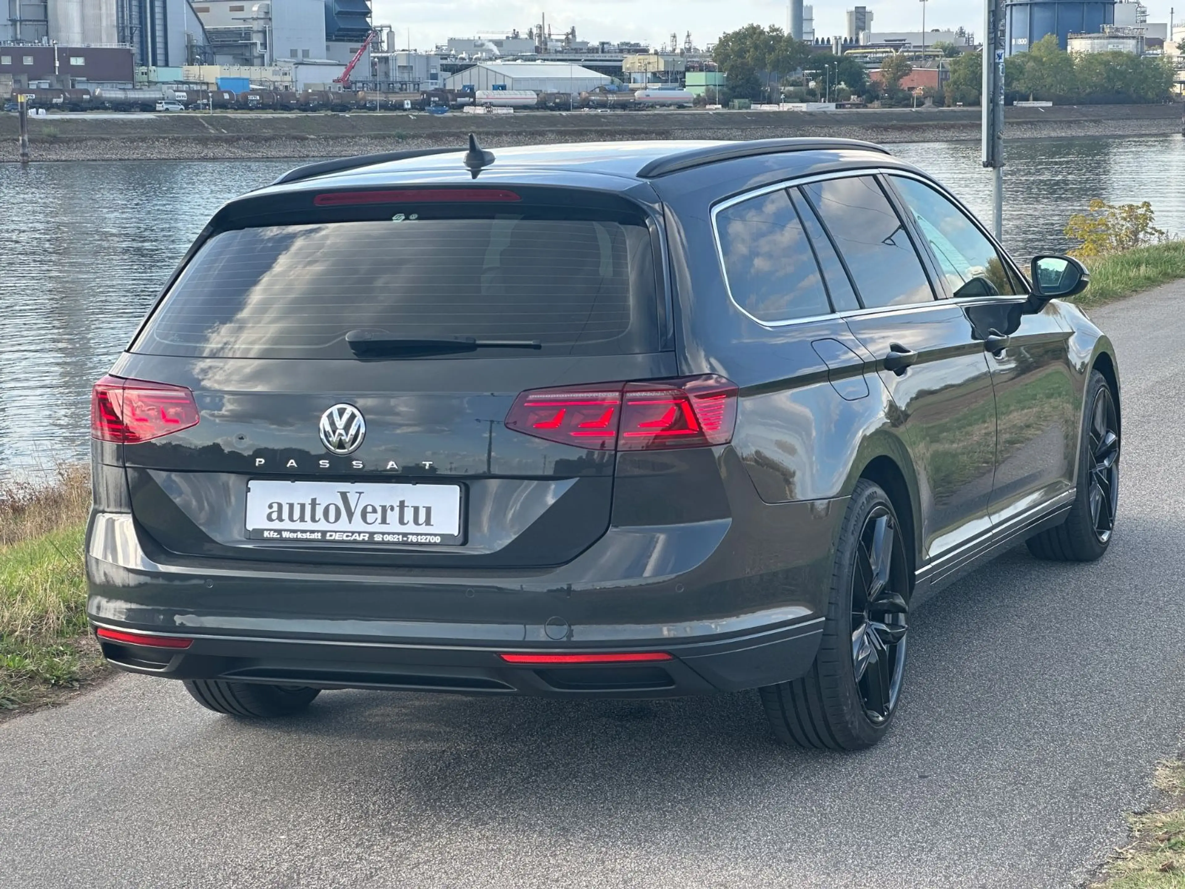 Volkswagen Passat Variant Business — photo 9