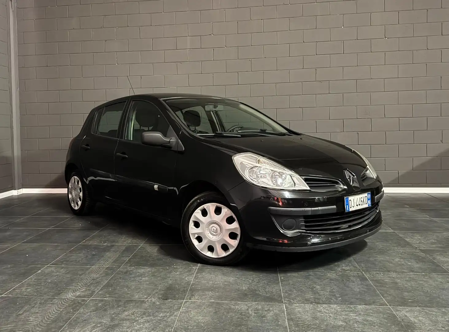 Renault Clio 5p 1.2 16v Le Iene ADATTA A NEOPATENTATI - 1
