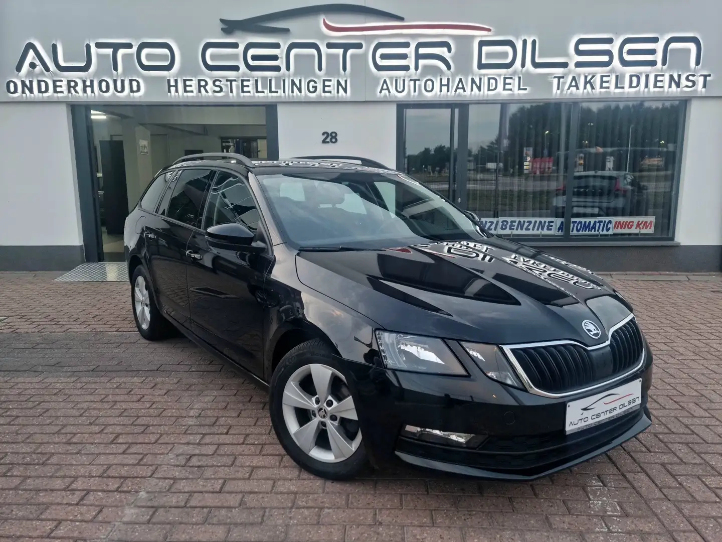 Skoda Octavia 1.6 TDI DSG BREAK CARPLAY Noir - 1