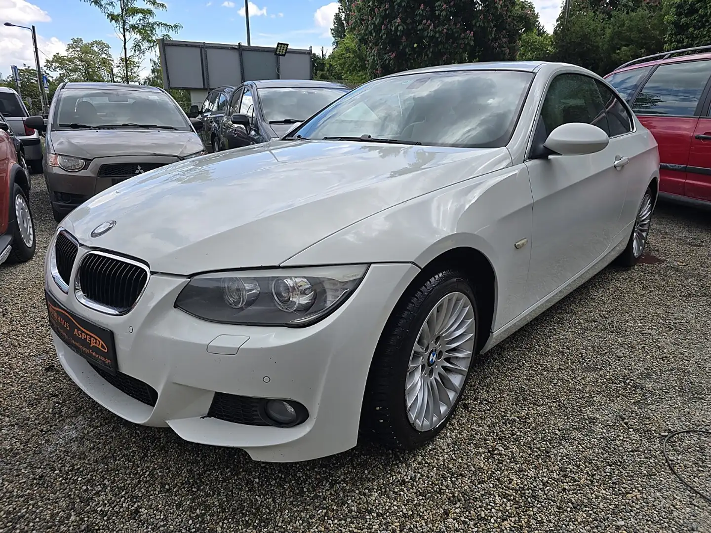 BMW 320 i Coupé Weiß - 1