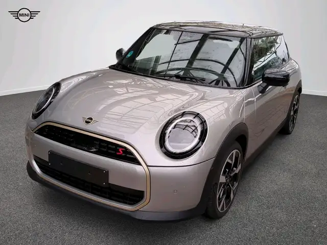 MINI Cooper S Favoured Trim