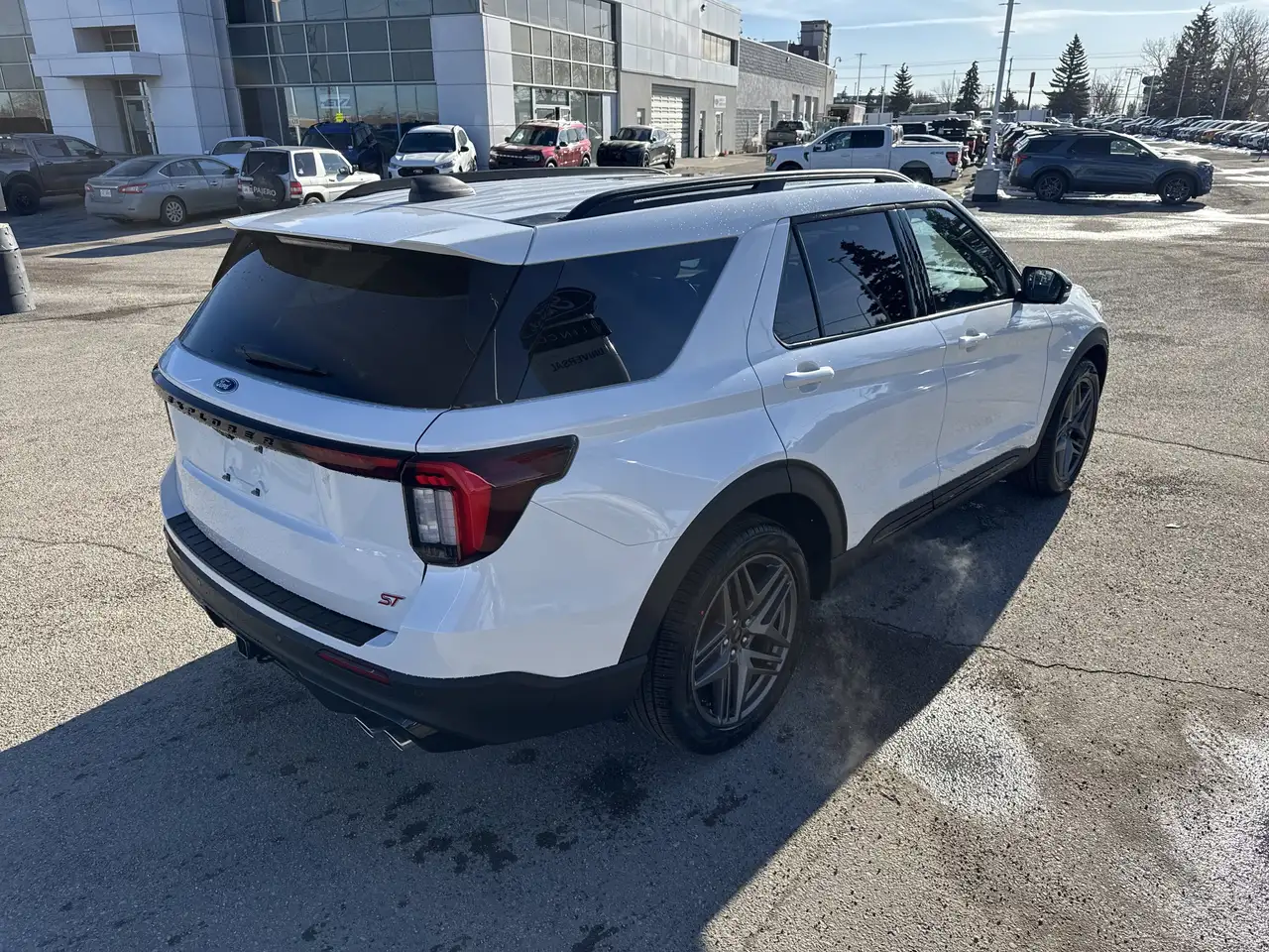 Ford Explorer снимка Ford Explorer