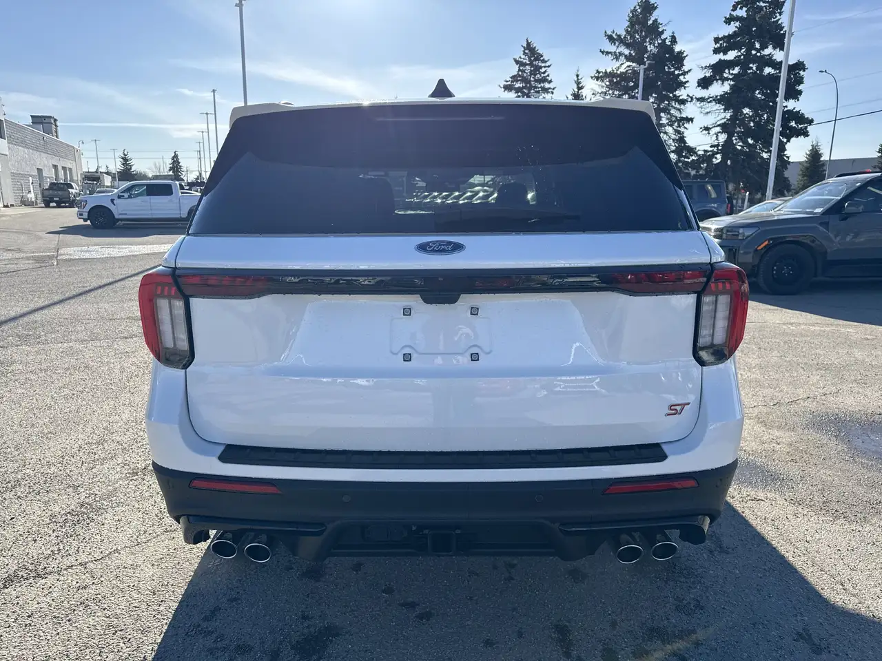 Ford Explorer снимка Ford Explorer