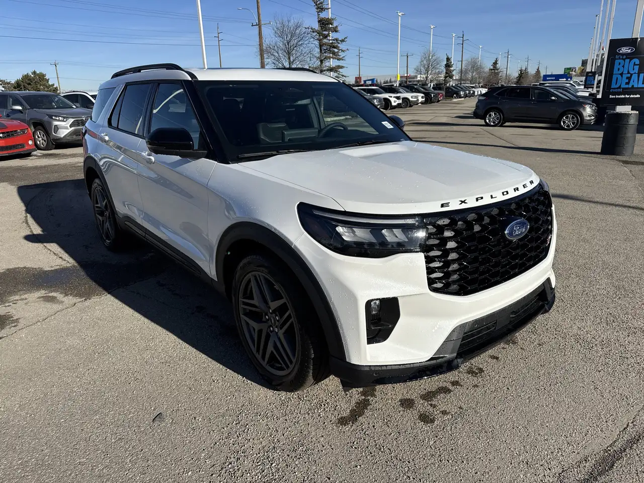 Ford Explorer снимка Ford Explorer