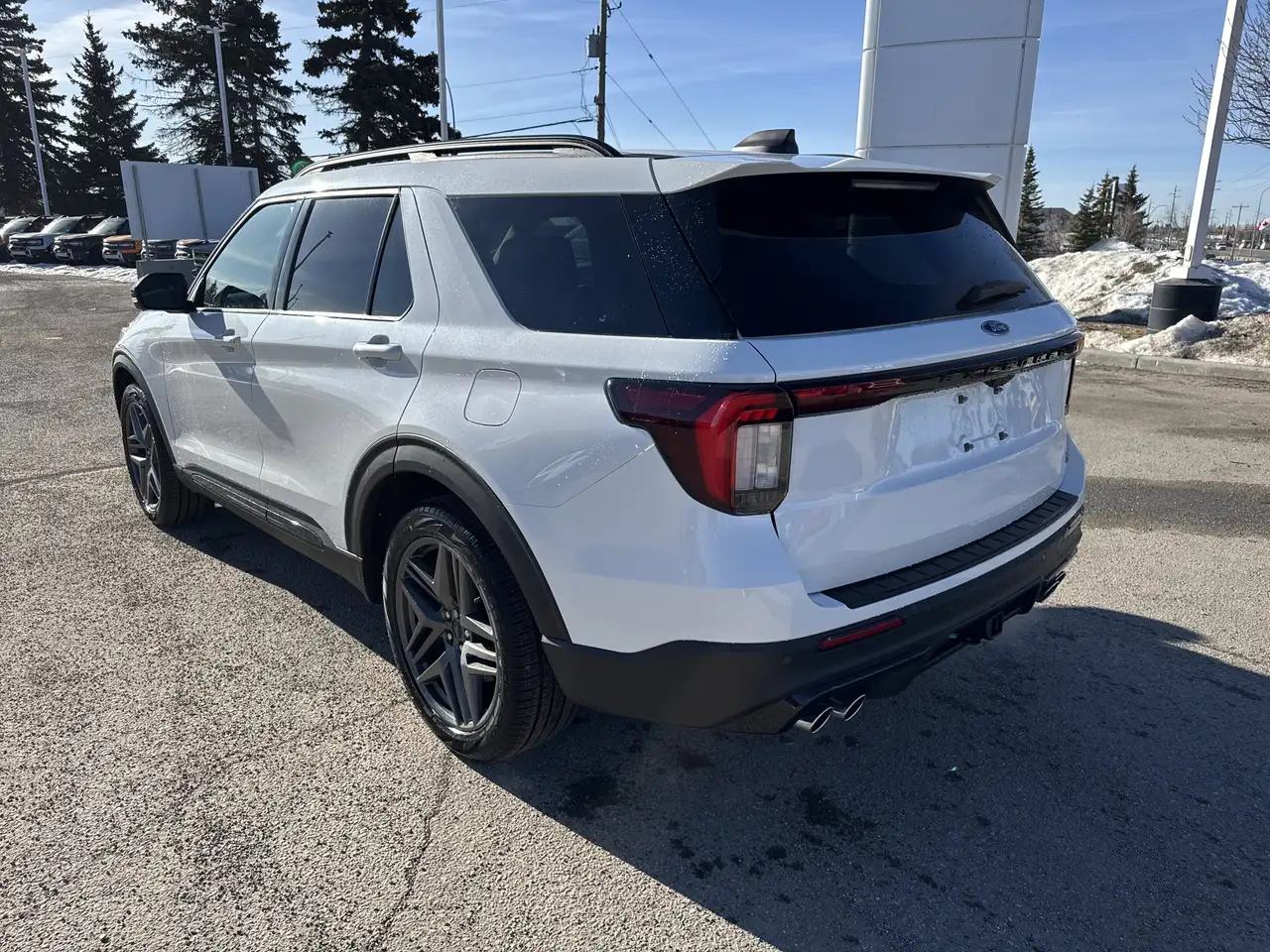 Ford Explorer снимка Ford Explorer