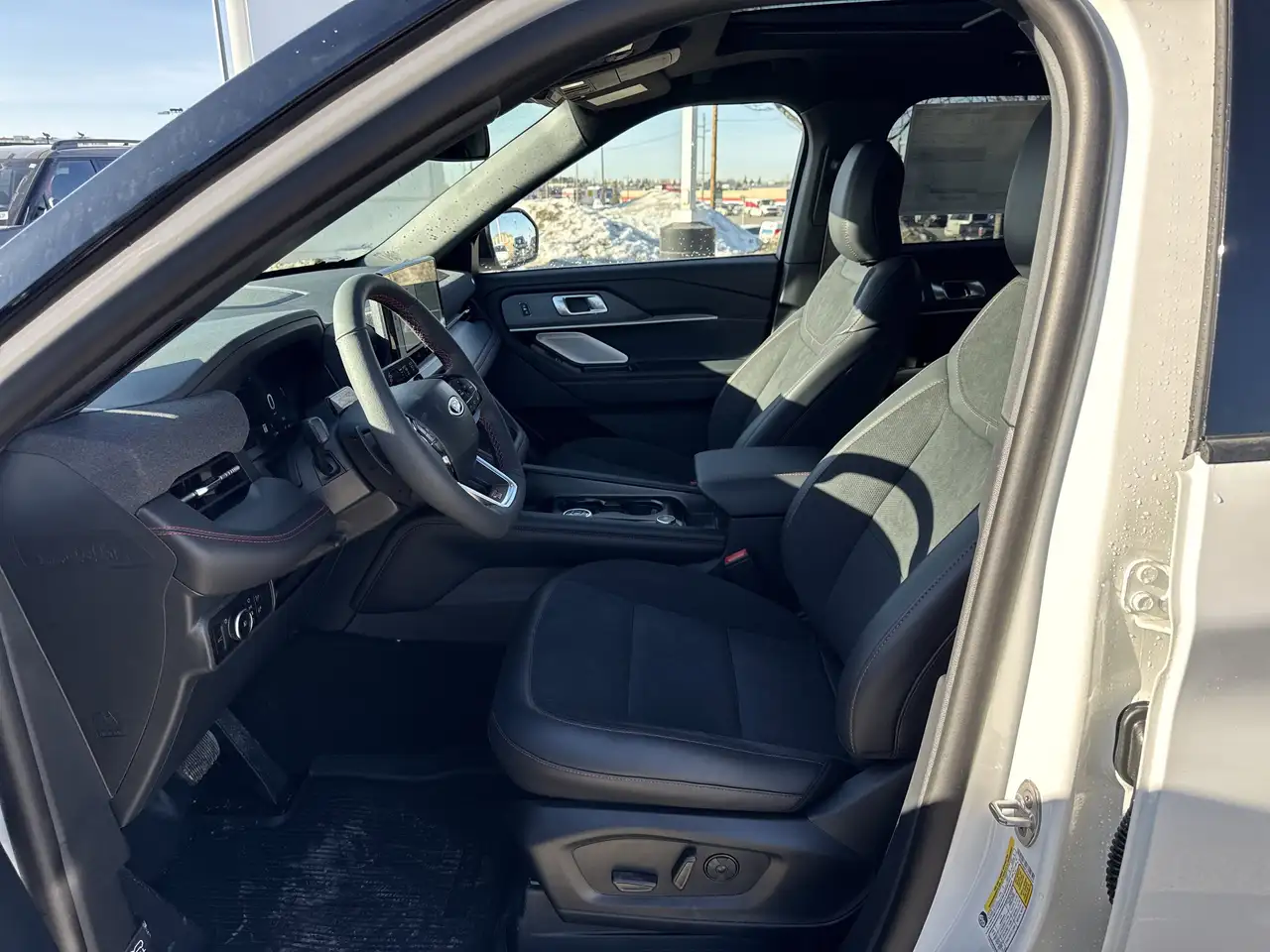 Ford Explorer снимка Ford Explorer