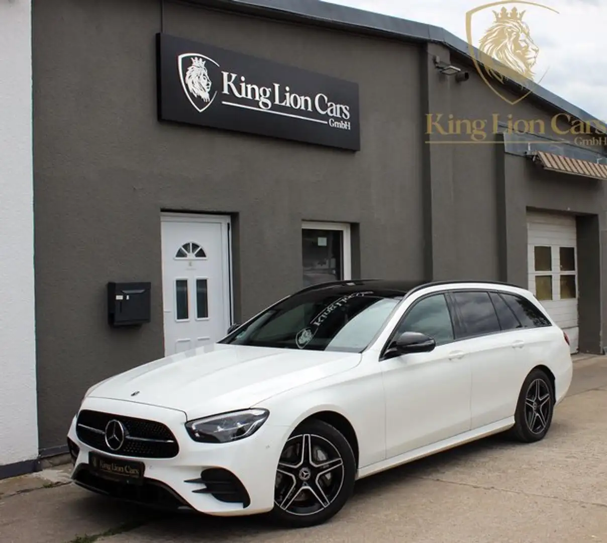 Mercedes-Benz E 300 de T AMG NIGHT+MBUX+PANORAMA+HUP+BURMESTER Blanc - 1