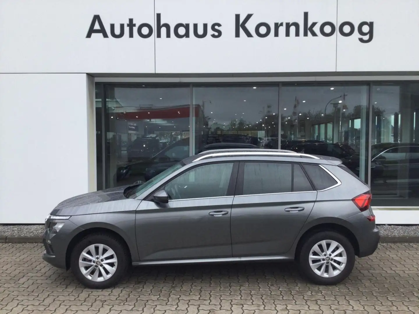 Skoda Kamiq 1.0 TSI DSG Selection KAM Bluetooth LED Grijs - 1