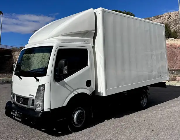 Nissan 35.13/2 Comfort Cabina Abatible Media