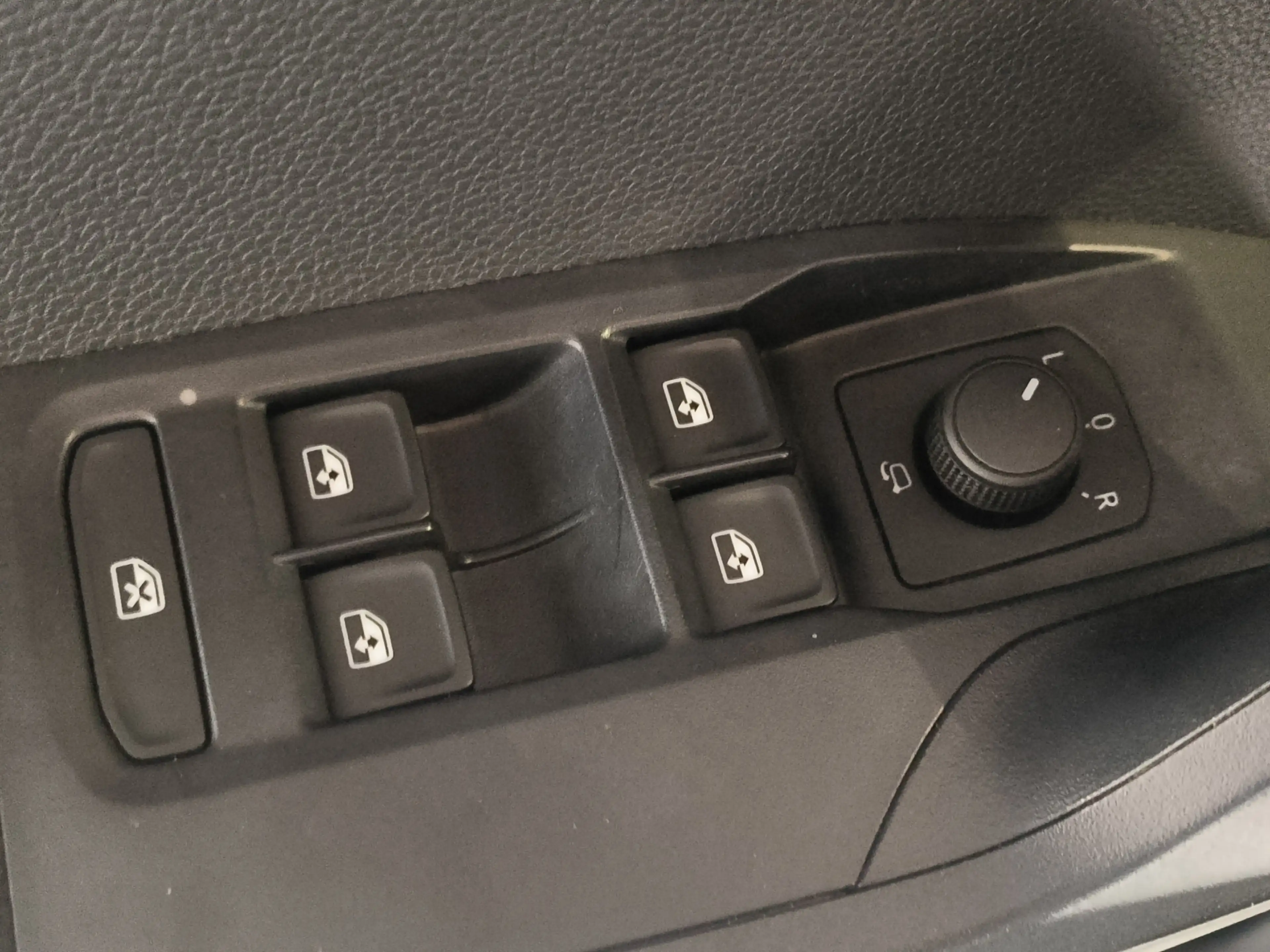 SEAT Arona 1.0 EcoTSI Style Business Connect DSG AUTOMAAT uit — photo 17