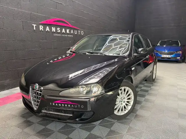 Alfa Romeo 147 1.6i T.S. 120 Selective / DISTRIB POMPE A EAU ET COURROIE ACCESOIRE OK