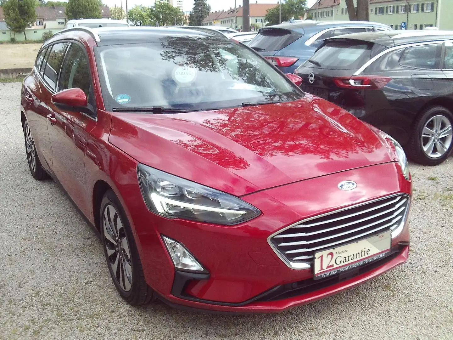 Ford Focus Turnier Cool & Connect PANORAMA,AHK,PDC,AL Rood - 1