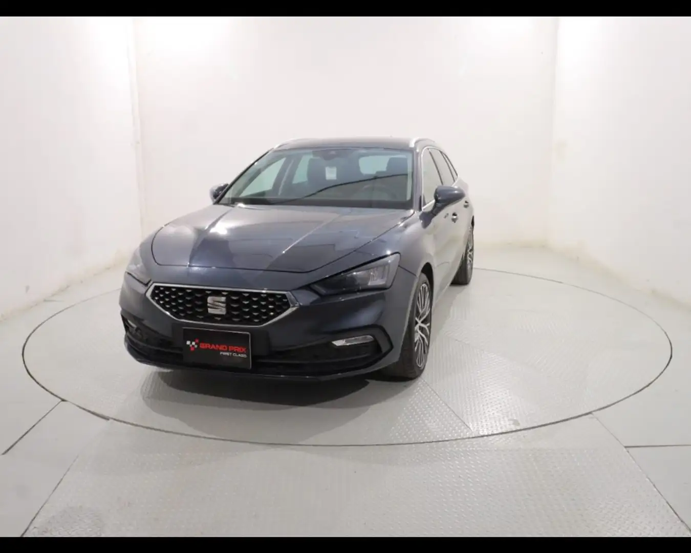 SEAT Leon Sportstourer 1.5 eTSI 150 CV DSG Xcellence Grigio - 2