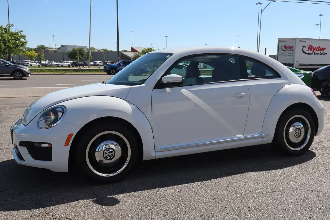Volkswagen Beetle photo Volkswagen Beetle