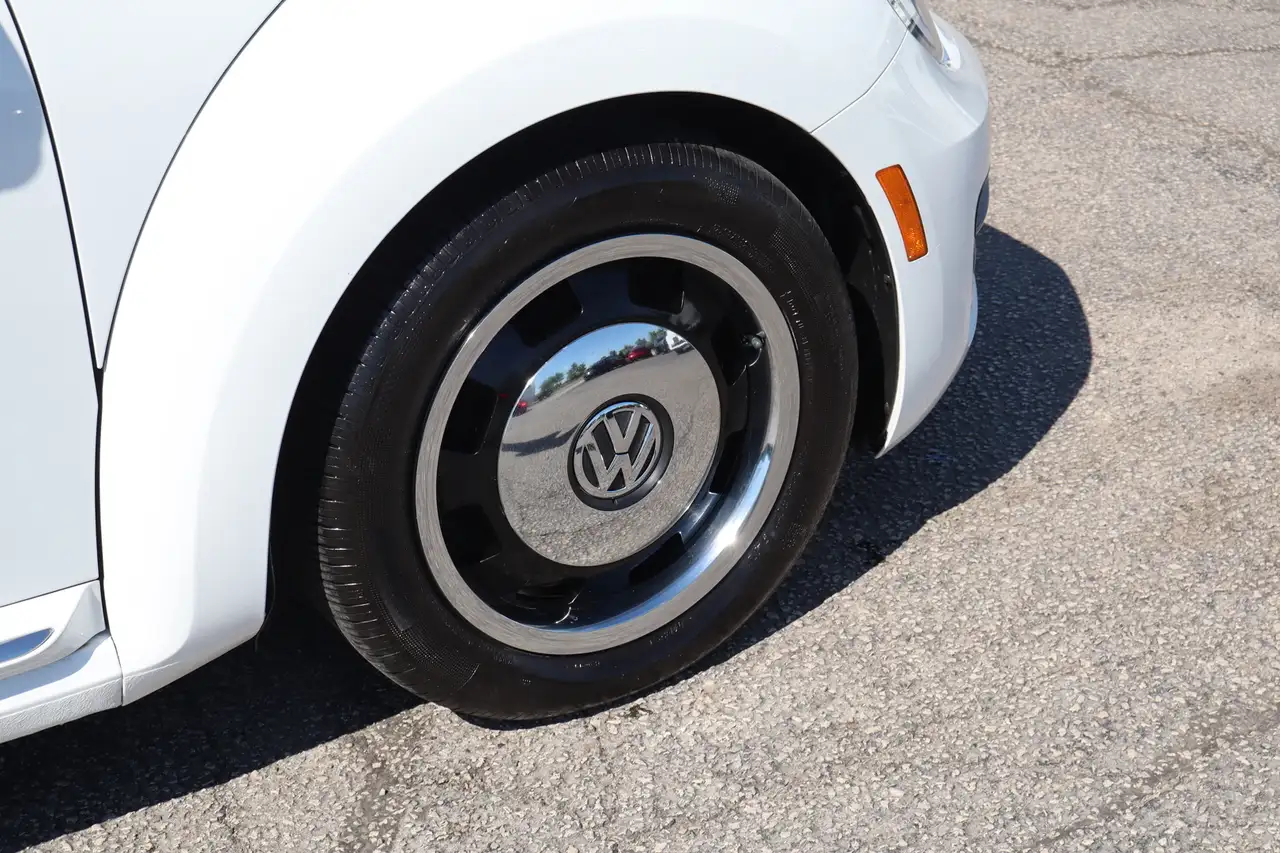 Volkswagen Beetle photo Volkswagen Beetle