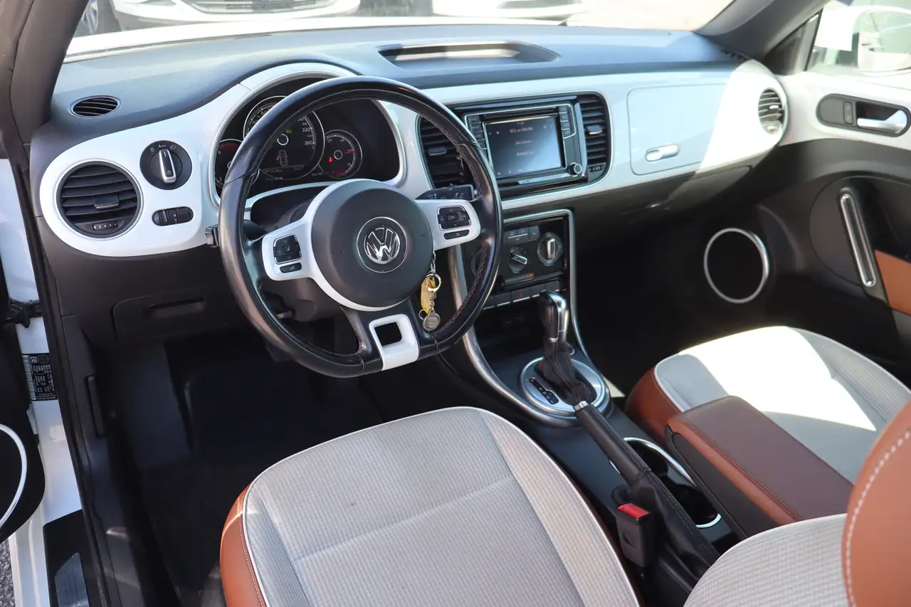 Volkswagen Beetle photo Volkswagen Beetle