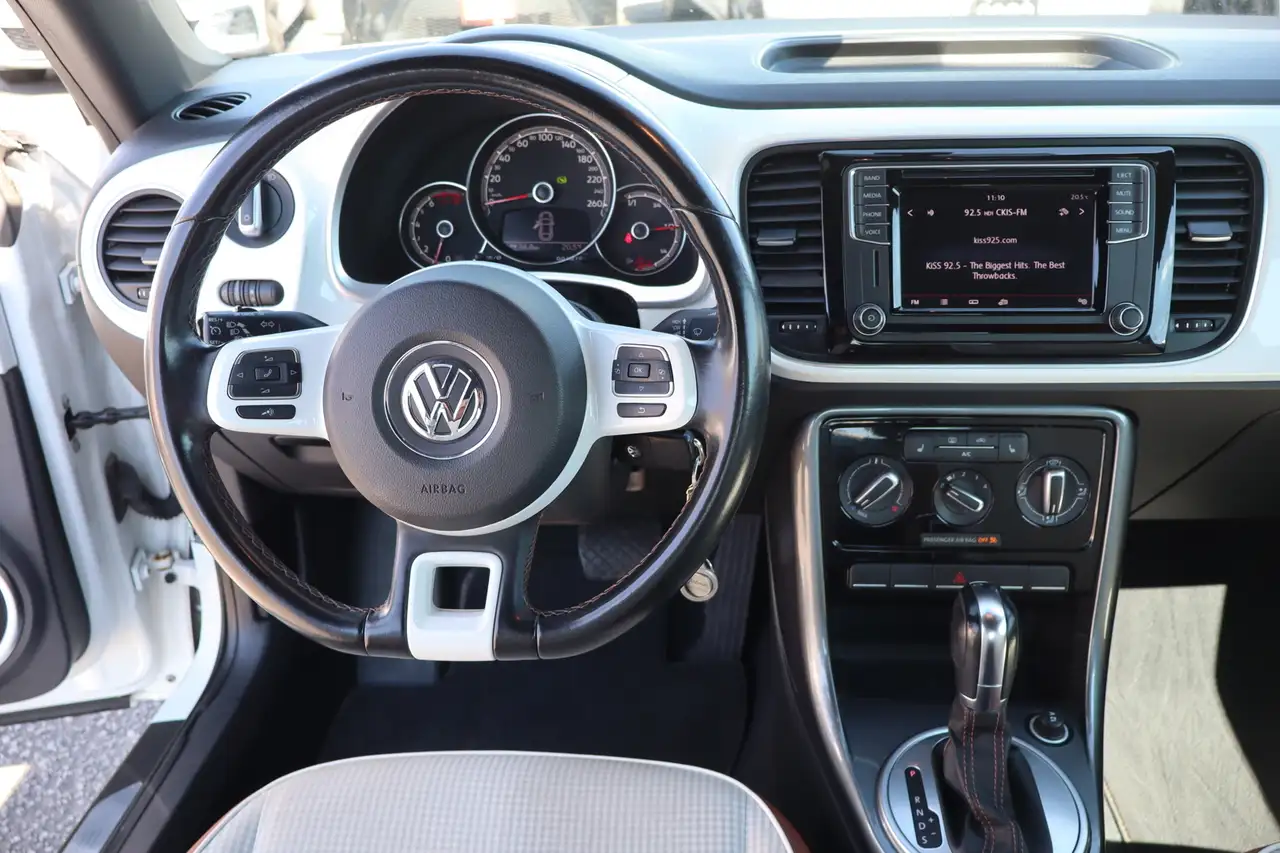 Volkswagen Beetle photo Volkswagen Beetle
