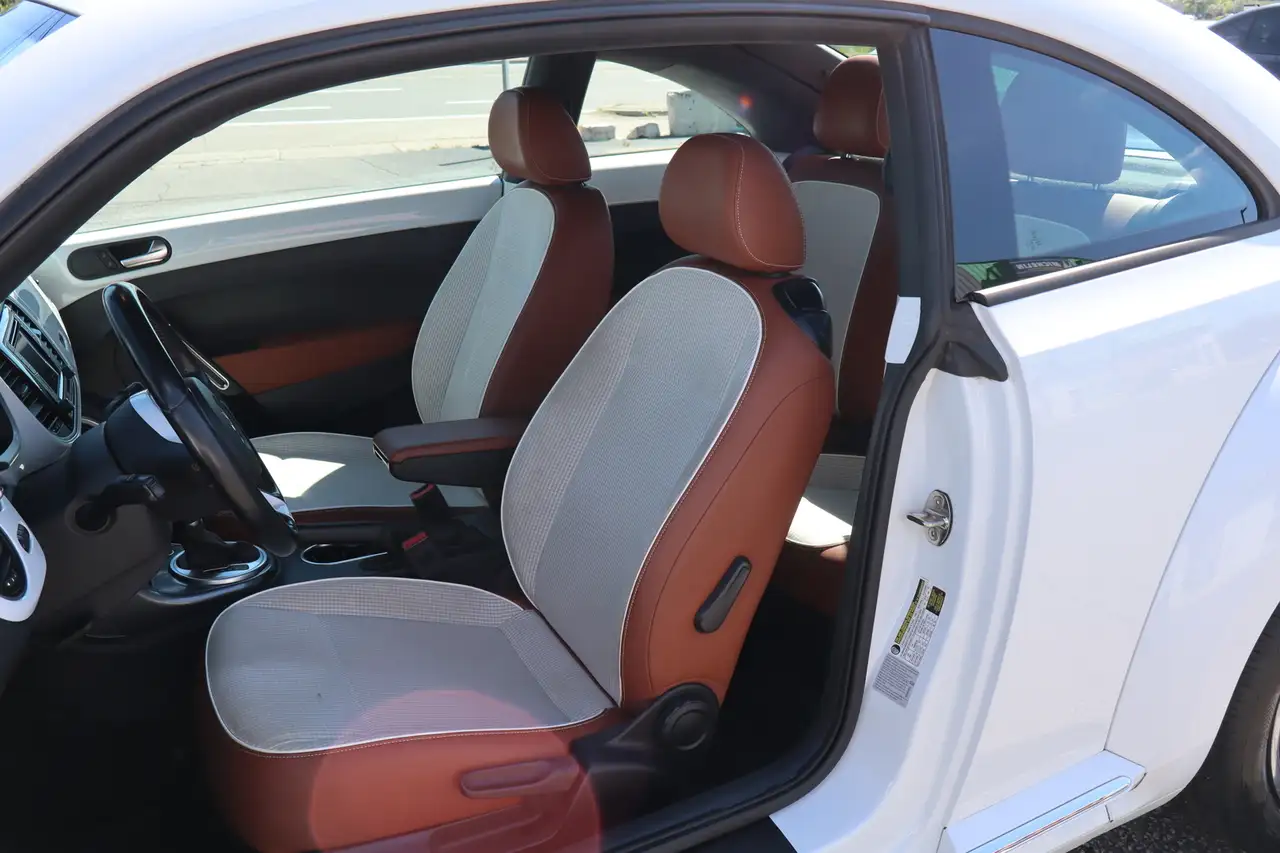Volkswagen Beetle photo Volkswagen Beetle