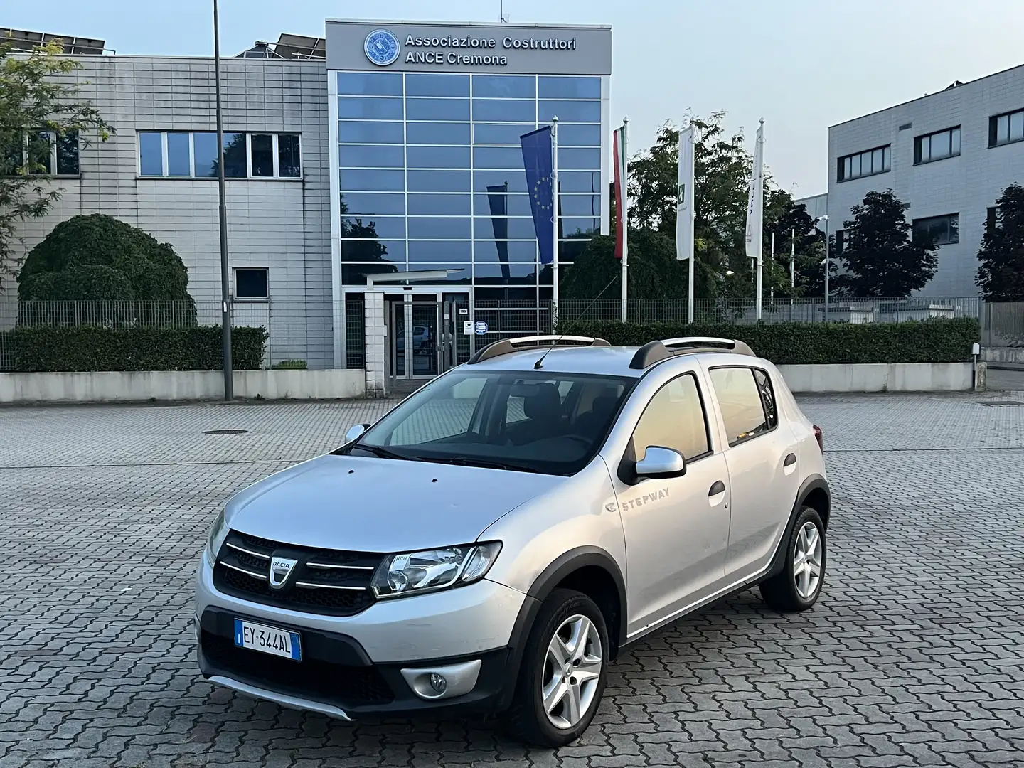 Dacia Sandero Stepway 1.5 dci Prestige 90cv - 1
