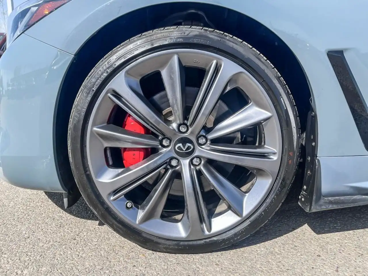 Infiniti Q60 снимка Infiniti Q60