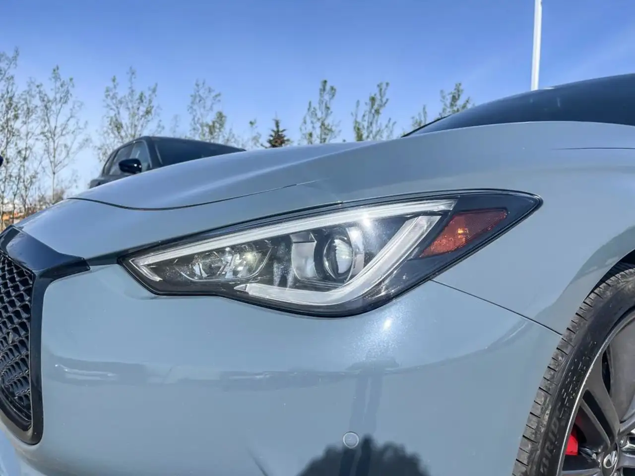 Infiniti Q60 снимка Infiniti Q60