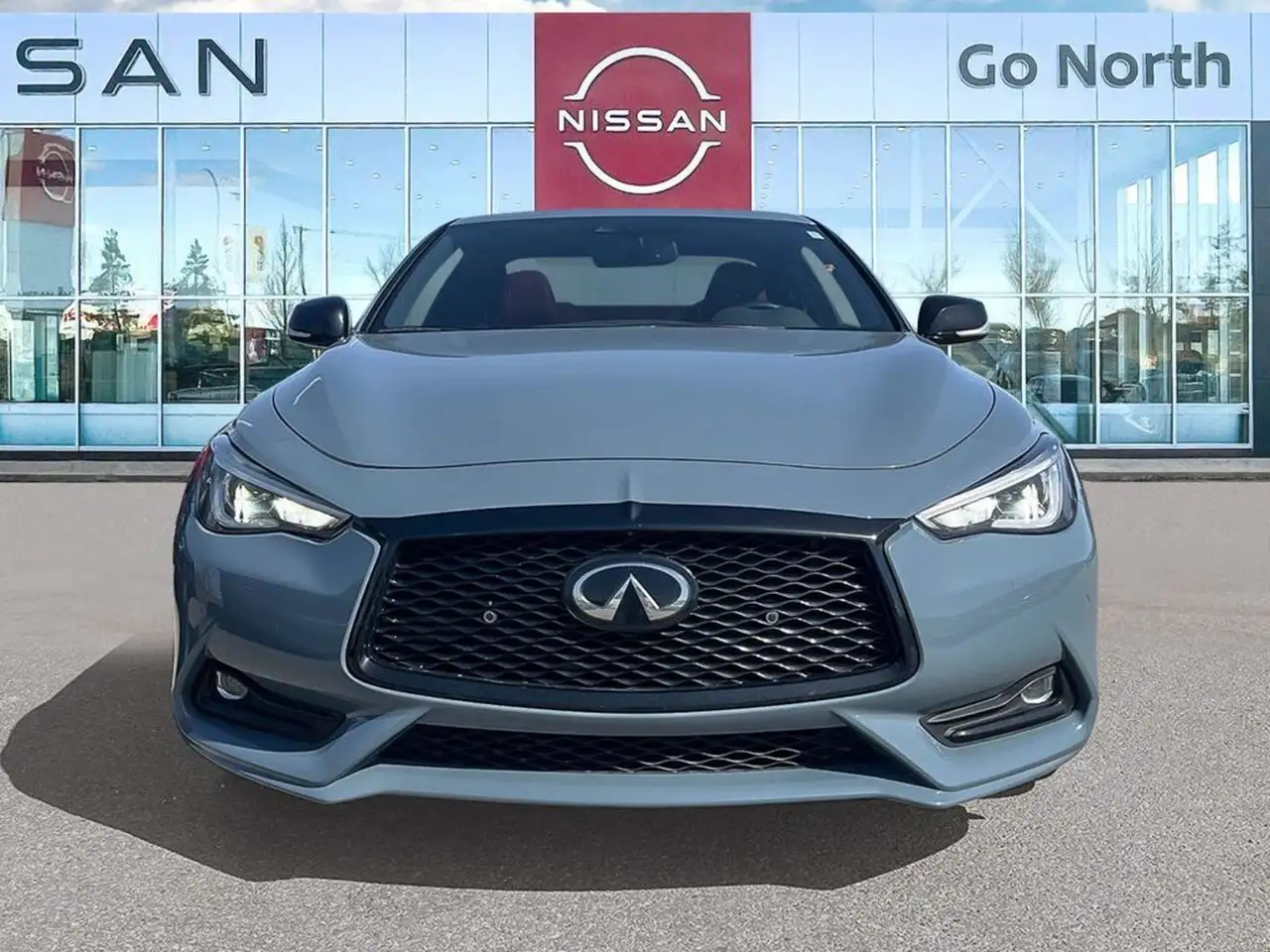 Infiniti Q60 снимка Infiniti Q60
