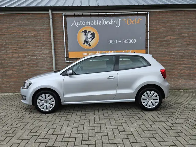 Volkswagen Polo view 3