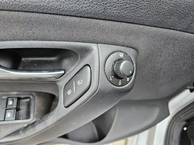 Volkswagen Polo view 6