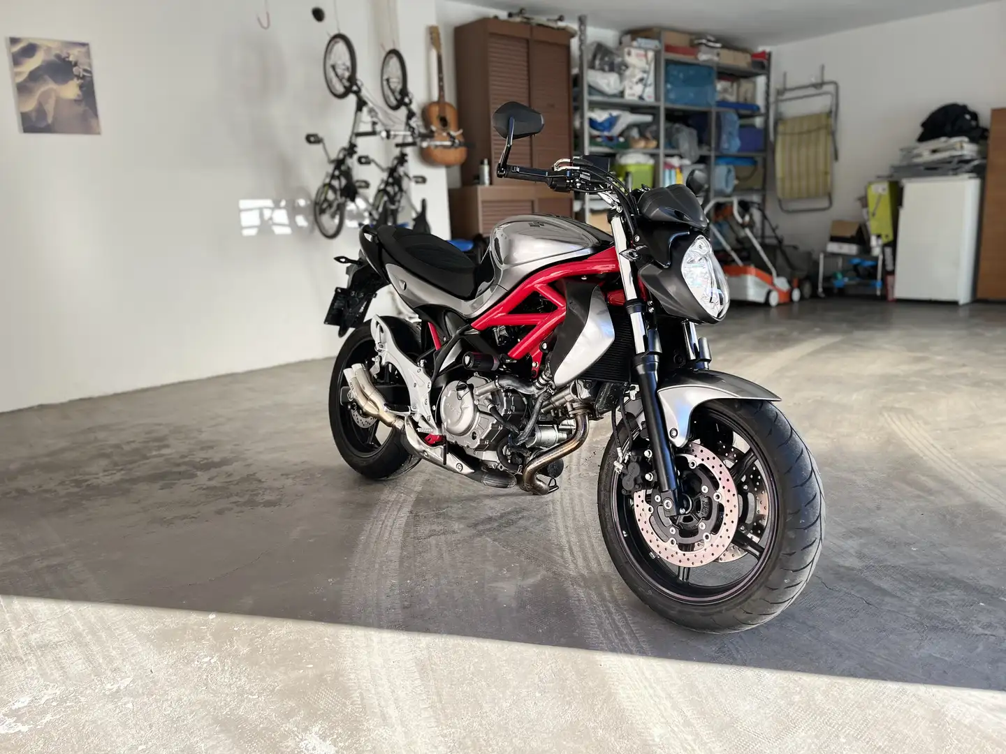 Suzuki Gladius 650 - 2