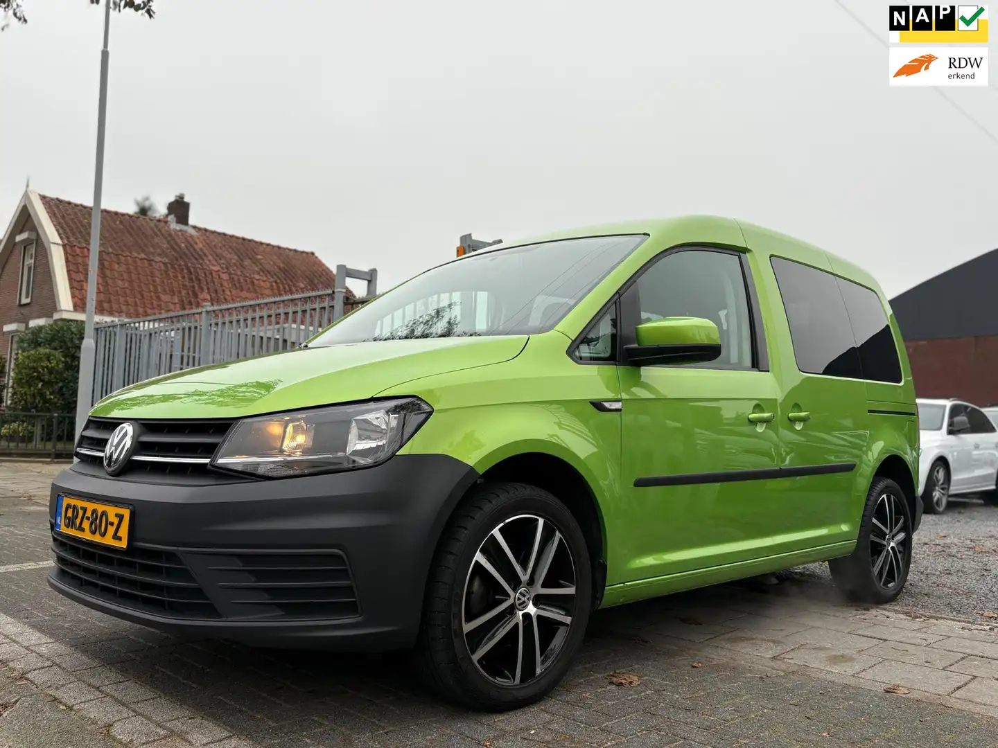 Volkswagen Caddy 1.2 TSI rolstoelvervoer 3+1 | 62.414 KM | Groen - 1