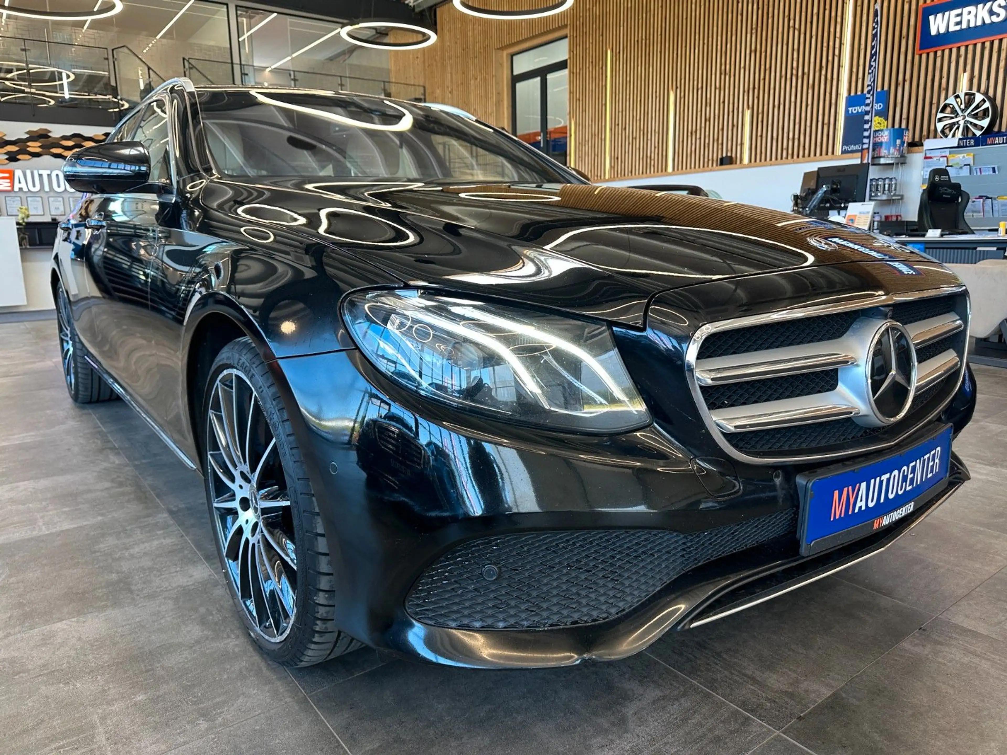 Mercedes-Benz E 400 4Matic *TÜV*AHK*Standh*Avantgarde* — photo 3