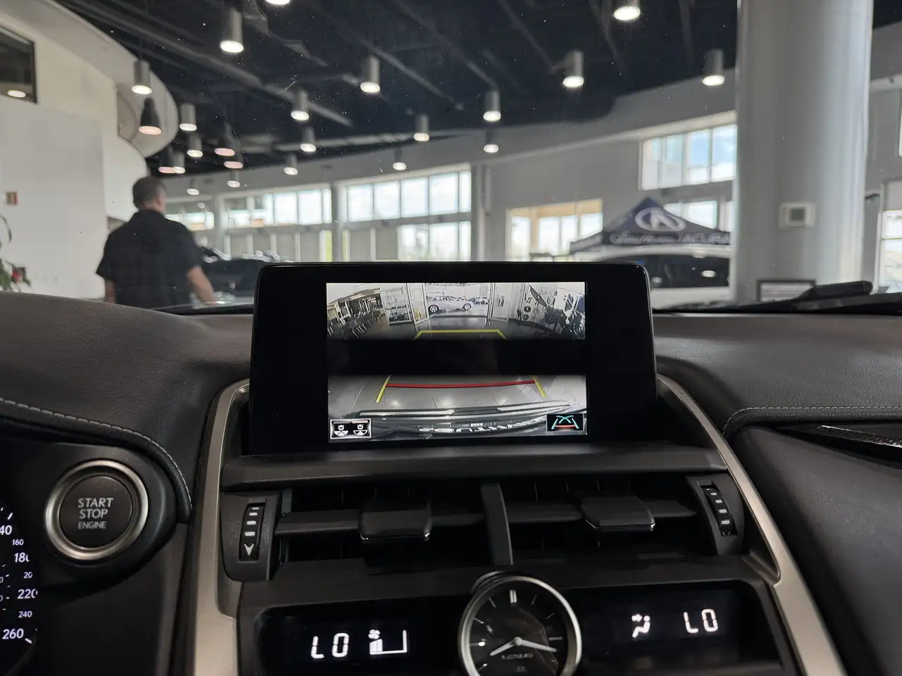 Lexus NX снимка Lexus NX