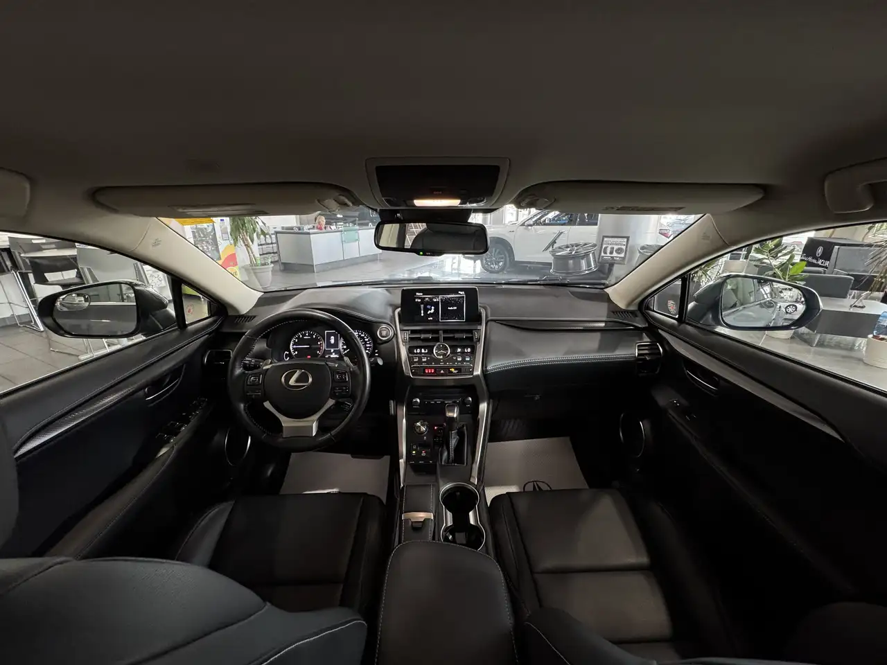 Lexus NX снимка Lexus NX
