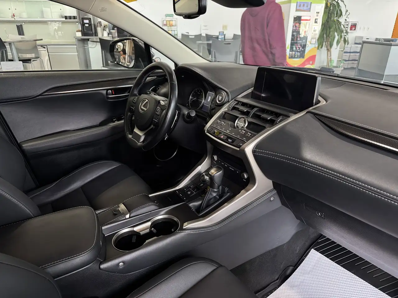 Lexus NX снимка Lexus NX