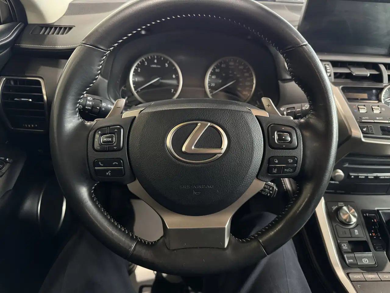 Lexus NX снимка Lexus NX