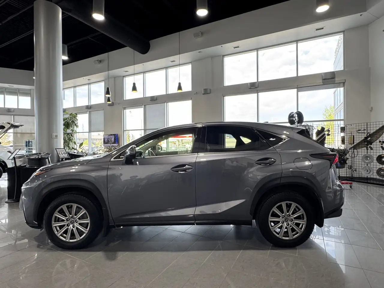 Lexus NX снимка Lexus NX