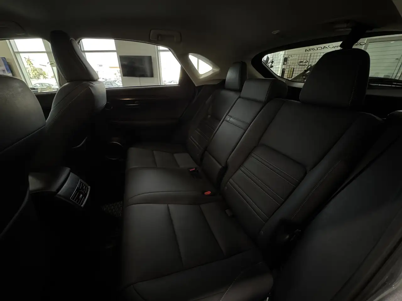 Lexus NX снимка Lexus NX