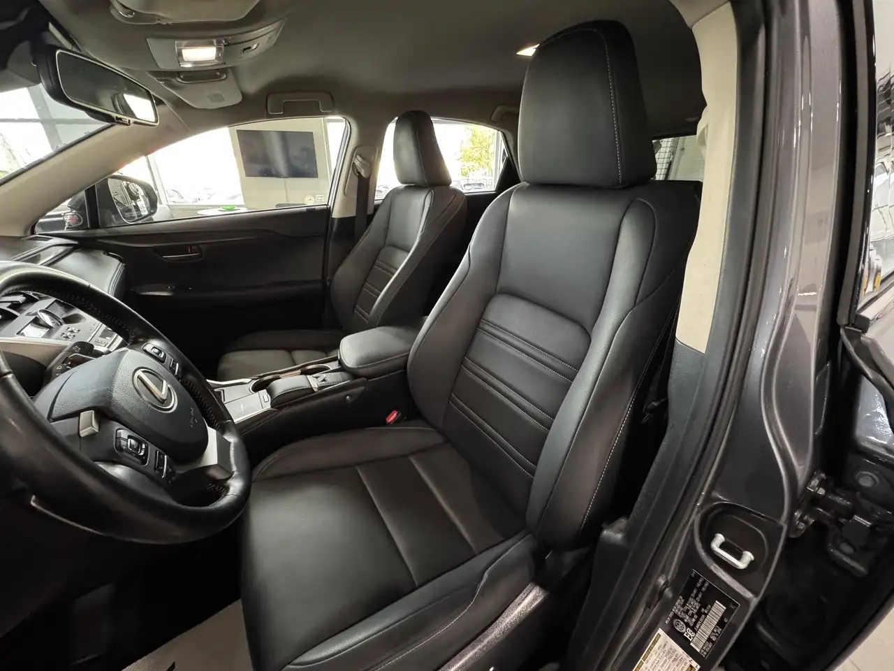 Lexus NX снимка Lexus NX