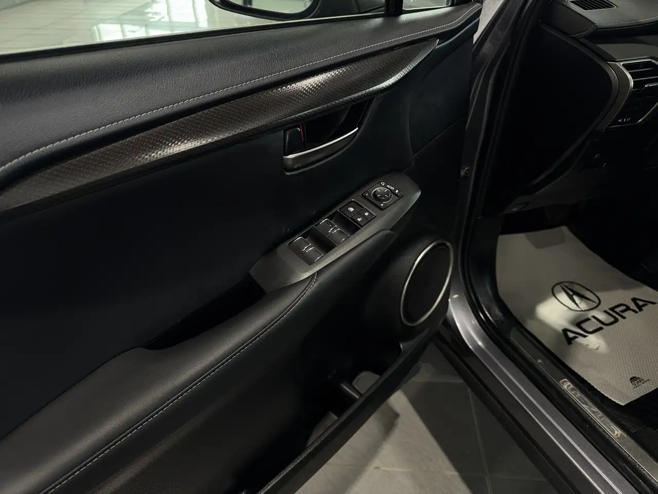 Lexus NX снимка Lexus NX