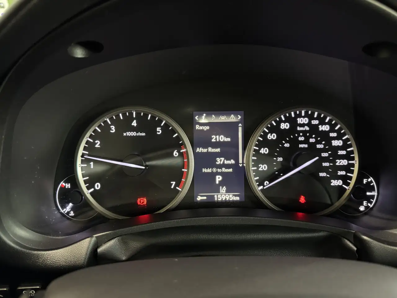 Lexus NX снимка Lexus NX