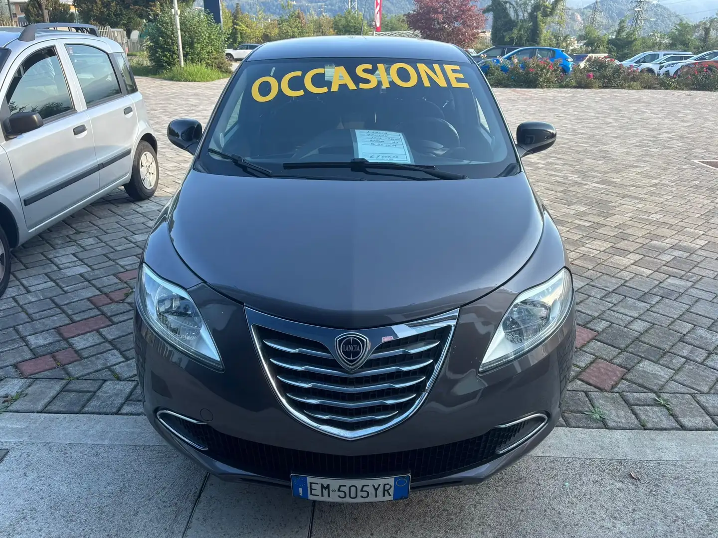Lancia Ypsilon Ypsilon III 2011 1.2 8v Platinum s Grijs - 1