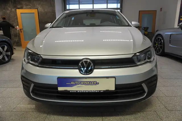 Volkswagen Polo view 3
